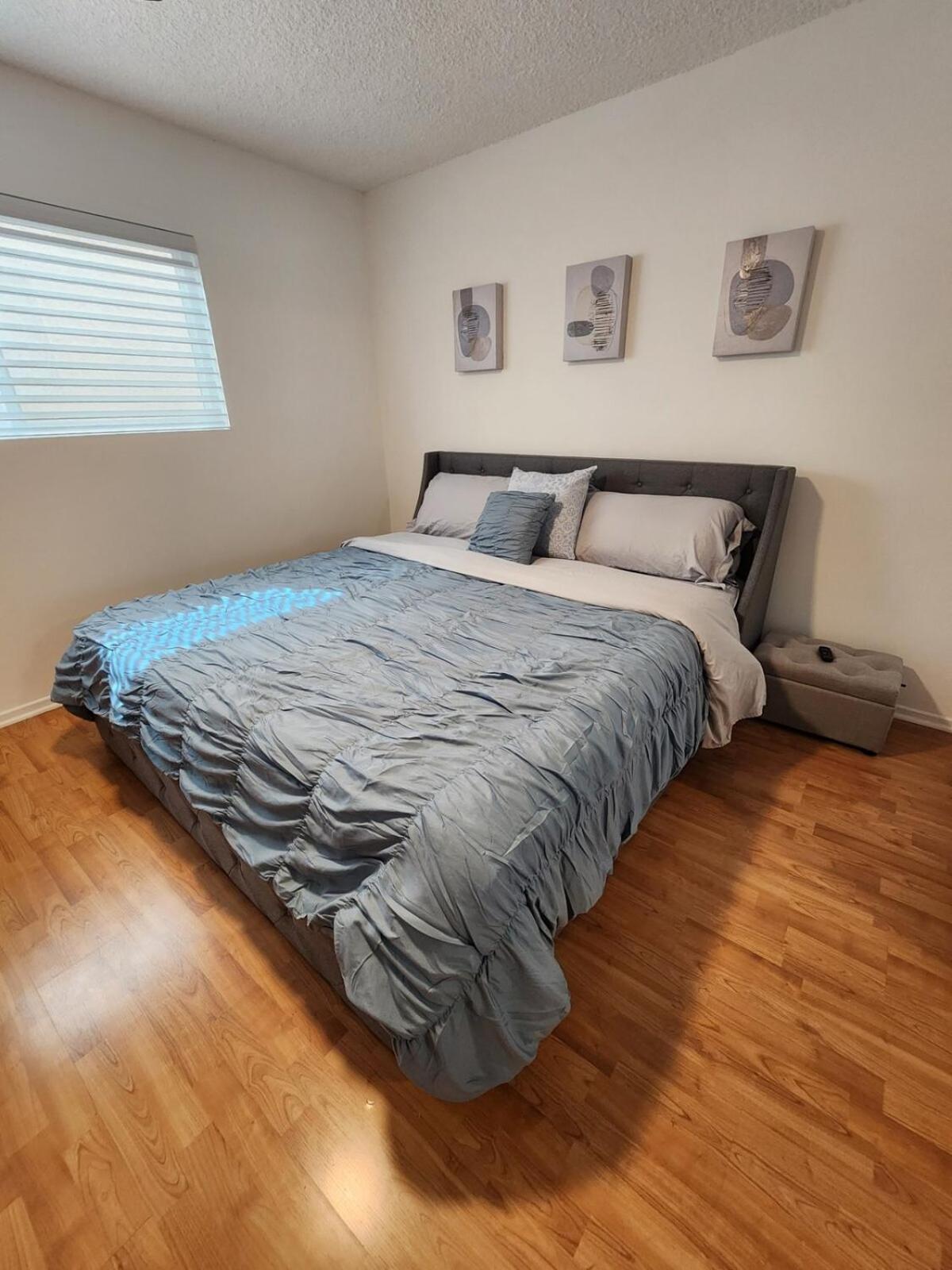 Spacious 1 Bedroom 1 Bath With Parking Apartamento *