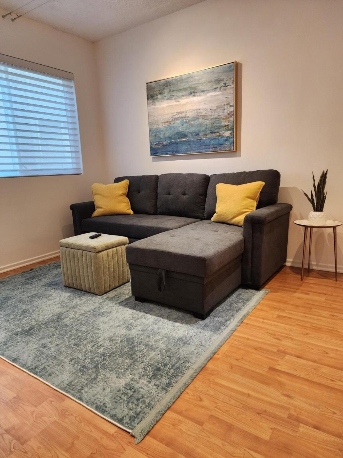 Spacious 1 Bedroom 1 Bath With Parking Apartamento Los Angeles