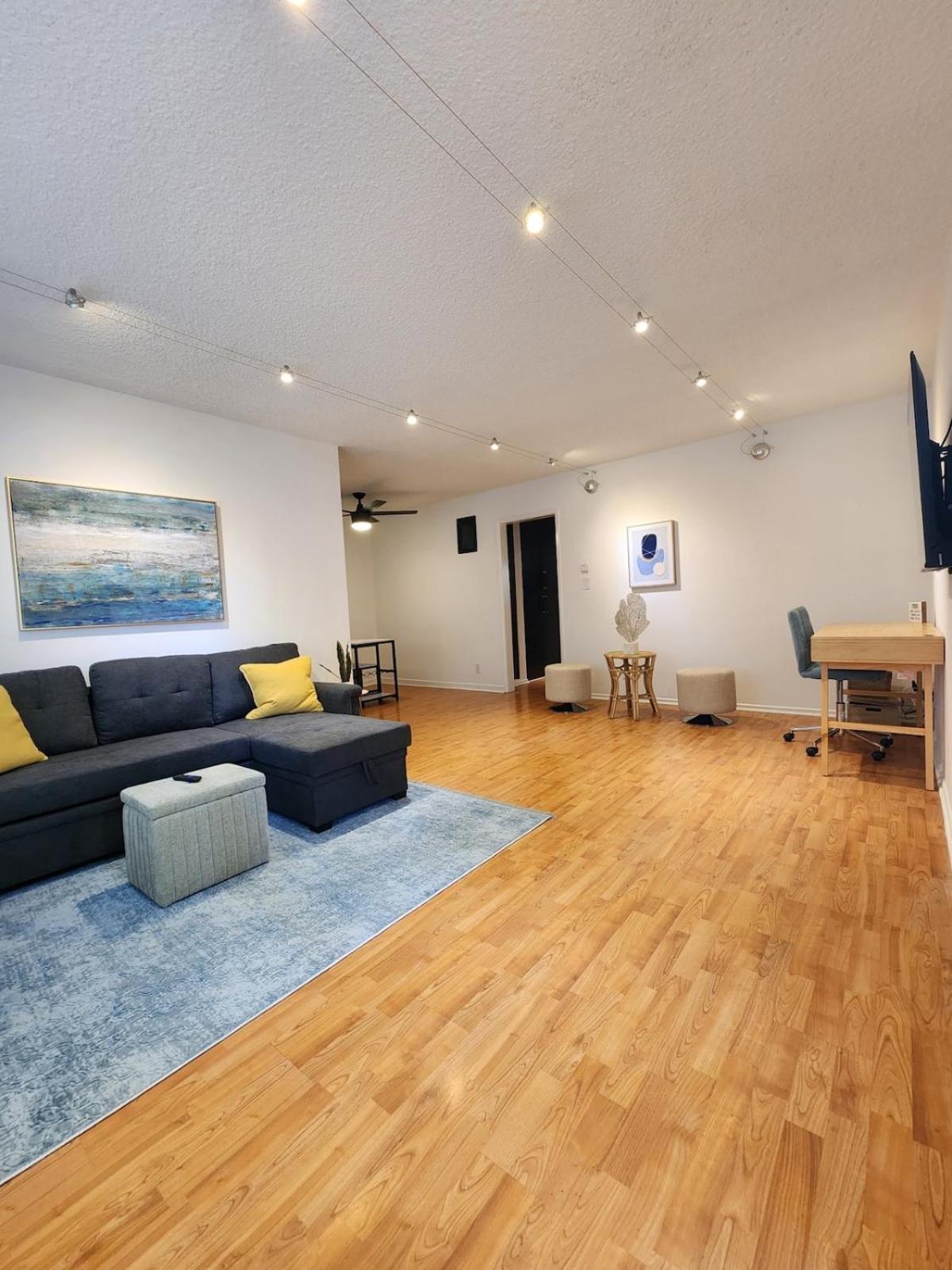 Spacious 1 Bedroom 1 Bath With Parking Los Angeles